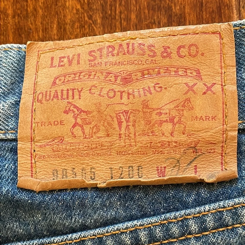 Levi’s 1990’s Denim skirt Made in USA - Picture 3 of 13